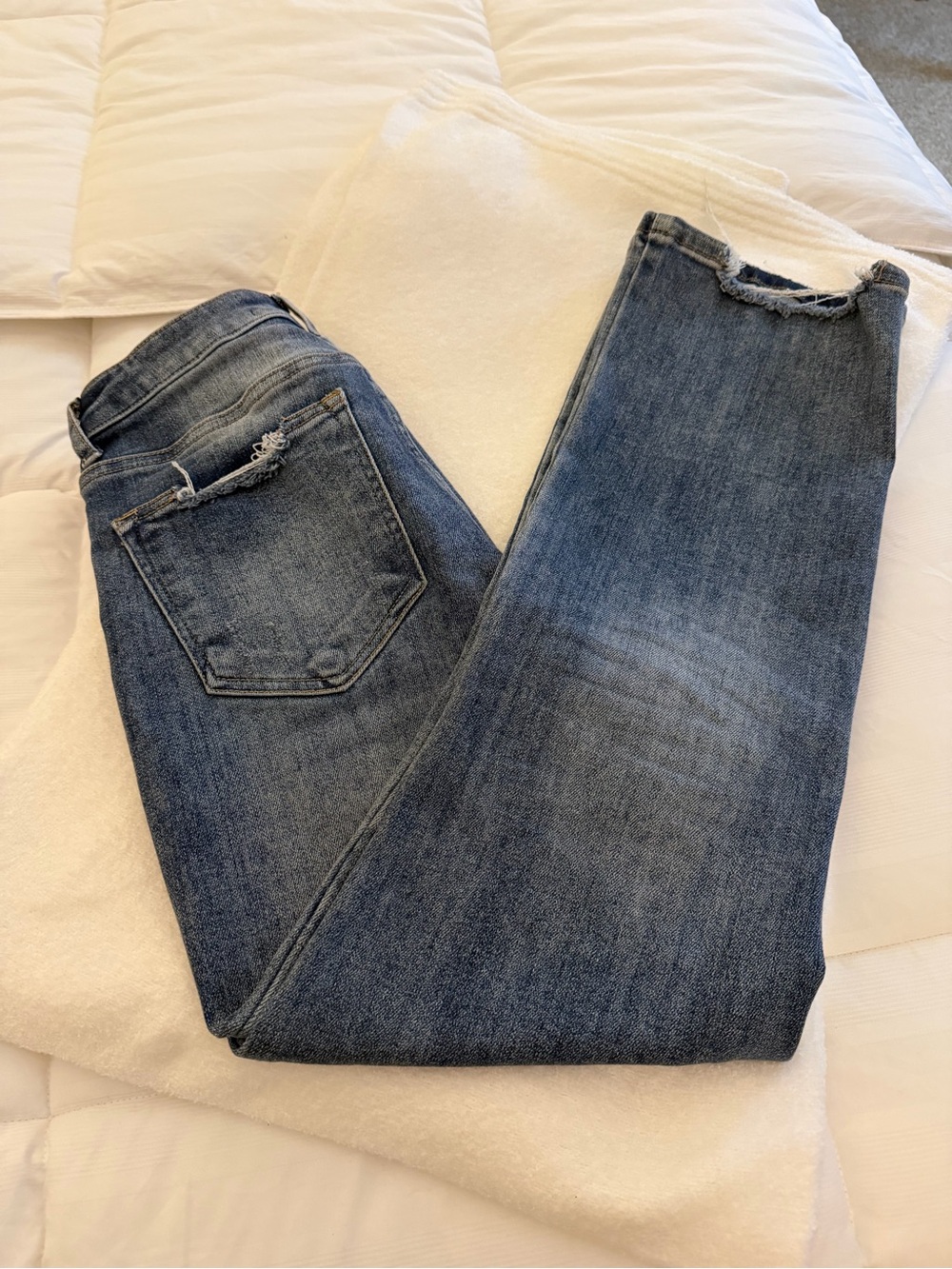 Risen Jeans Distressed Straight Leg in Blue Size 27